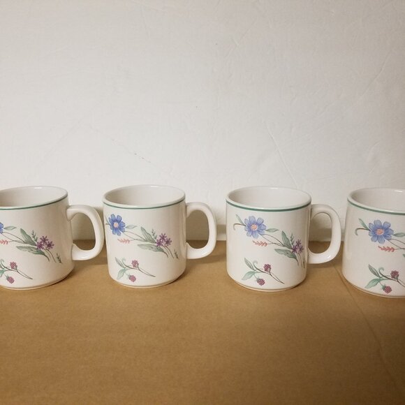 Oneida Ava Design Set of Four Mugs - Picture 1 of 6